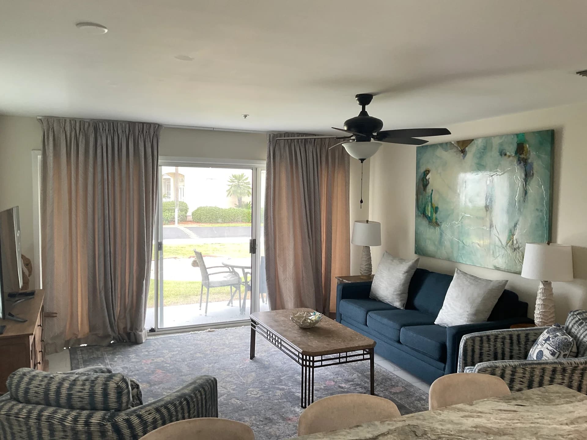 1 Bedroom Pet friendly with Beach Service ~weekly discount