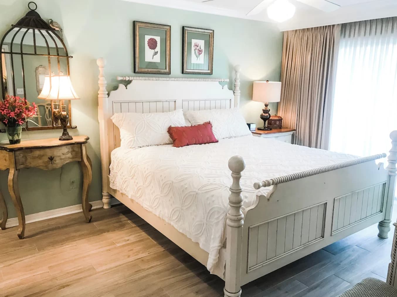 The main bedroom features a king size bed, TV, en suite bathroom, and access to the patio