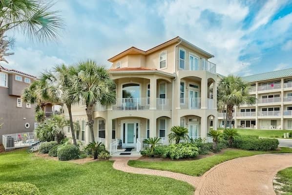 Your Next Vacation Home has room for 21