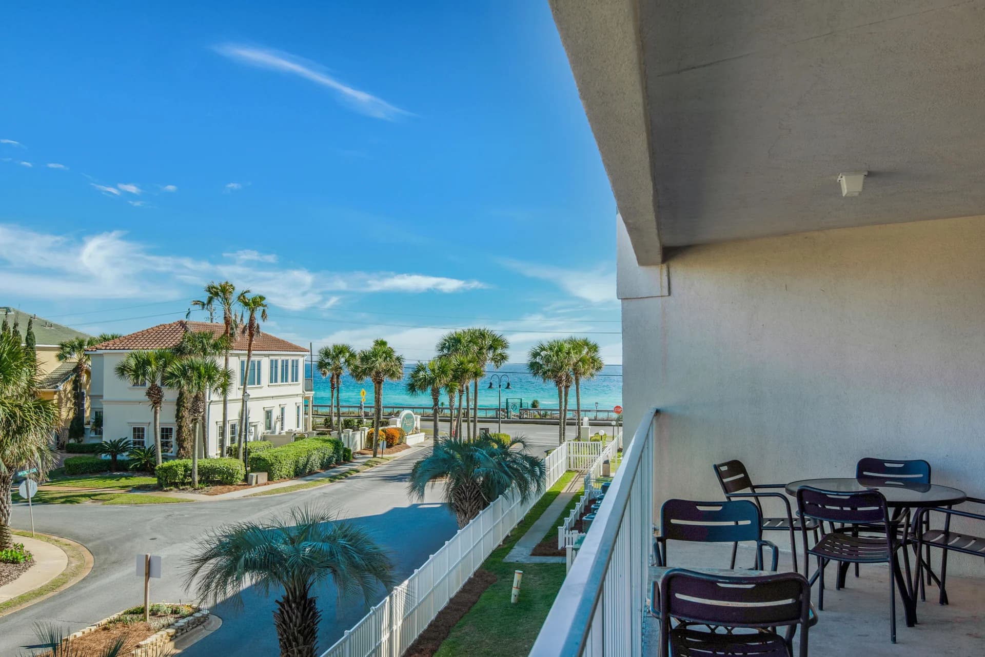 Maravilla 1303 updated beach condo directly across from beach in Destin FL! FREE seasonal beach service! Guest amenities include beach access, 2 pools, hot tub, fitness center, & more! - Photo 14