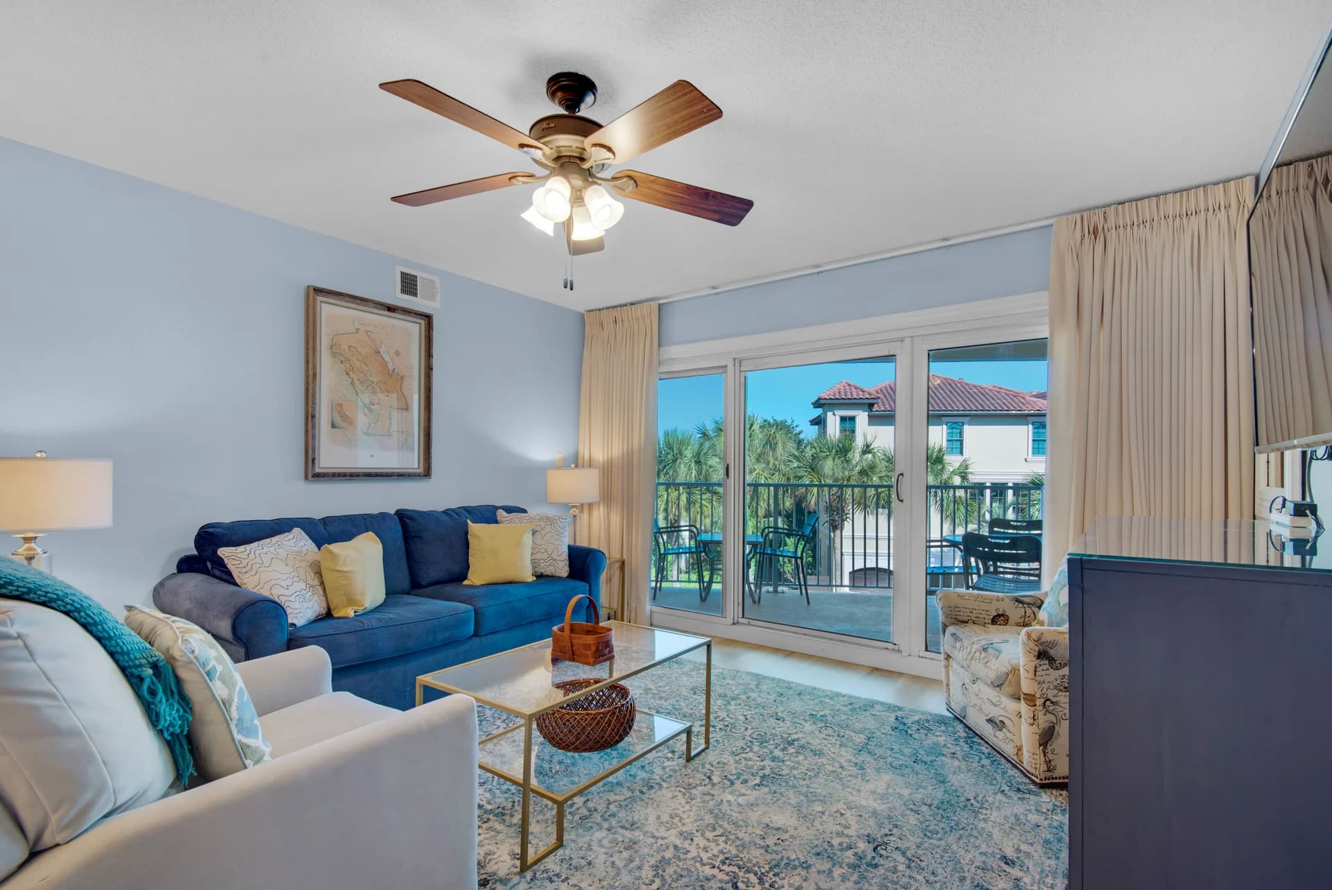 Maravilla 1303 updated beach condo directly across from beach in Destin FL! FREE seasonal beach service! Guest amenities include beach access, 2 pools, hot tub, fitness center, & more! - Photo 2